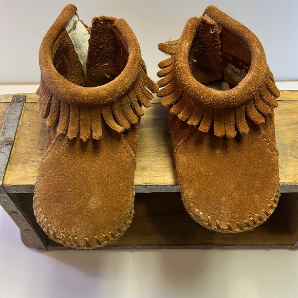 Minnetonka moccasins - Picture 1 of 6